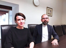 – Wystąpienia kongresowe będą dotykały kwestii odpowiedzialnego rodzicielstwa, związanej z osobowym wzrostem i rozwojem wzajemnej miłości małżonków – mówią ks. dr Paweł Gałuszka i dr Magdalena Dej.