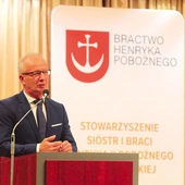 Praca profesora Szwagrzyka wpłynęła nie tylko na historię, ale także na przyszłość patriotyzmu w Polsce. 
