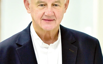 Ksiądz Andrzej Kopiczko, dyrektor Archiwum Archidiecezji Warmińskiej. 