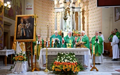 Centralnym punktem uroczystości była Msza Święta.