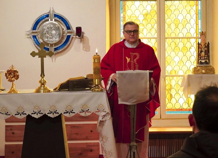 	Uczestnicy obchodów spotkali się także na Mszy św. w kaplicy na PWT, której patronuje E. Stein. Przewodniczył jej rektor PWT ks. Sławomir Stasiak.