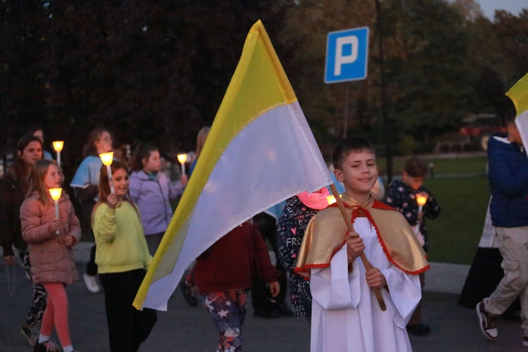 Procesja różańcowa w Wietrzychowicach