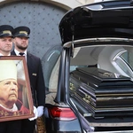 Pierwsza część uroczystości pogrzebowych ks. inf. Jerzego Bryły