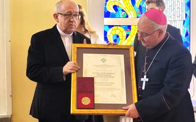Fundusz Pomocy Misjonarzom Diecezji Opolskiej nagrodzony medalem "Benemerenti in Opere Evangelizationis"