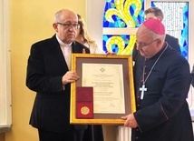 Fundusz Pomocy Misjonarzom Diecezji Opolskiej nagrodzony medalem "Benemerenti in Opere Evangelizationis"