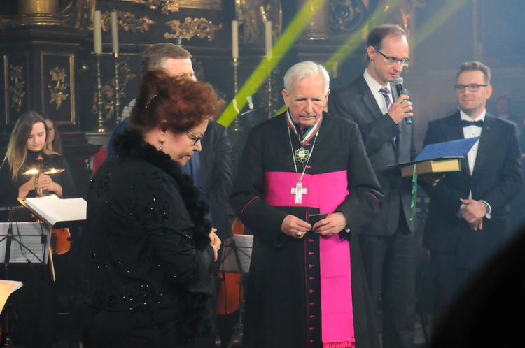Złoty Medal Gloria Artis dla ks. Jerzego Bryły 2017
