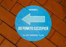 Rozpoczynają się szczepienia nową szczepionką przeciwko COVID-19