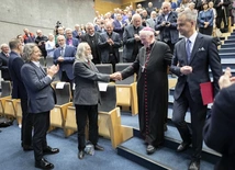 Katowice. Życzenia i wspomnienia. 90. urodziny abp. seniora Damiana Zimonia