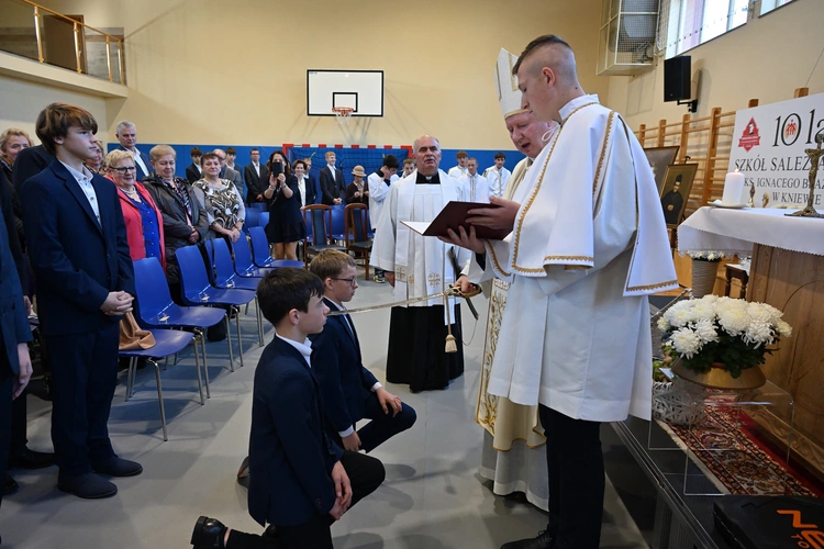 Uroczystości w szkole w Kniewie