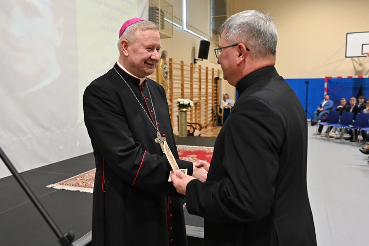Uroczystości w szkole w Kniewie