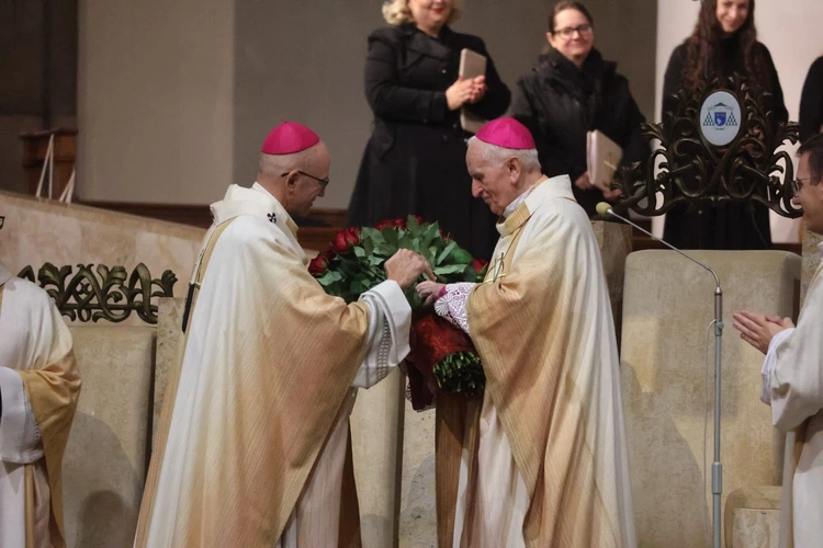 Katowice. Urodziny abp. Damiana Zimonia w katedrze Chrystusa Króla