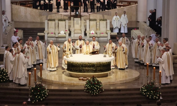 Katowice. Urodziny abp. Damiana Zimonia w katedrze Chrystusa Króla