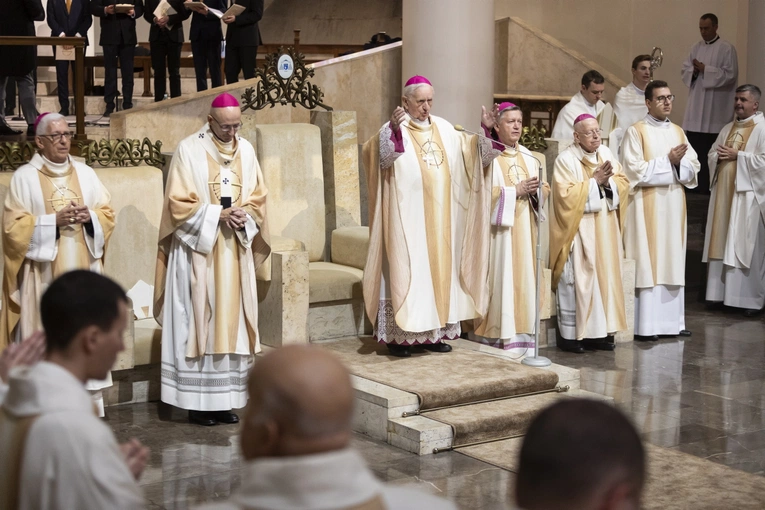 Msza św. w intencji abp. Damiana Zimonia cz.1