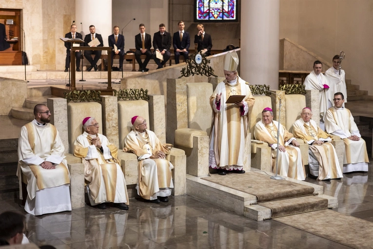 Msza św. w intencji abp. Damiana Zimonia cz.1
