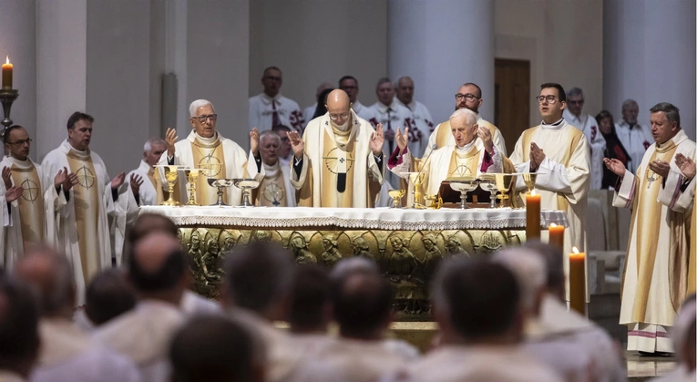 Msza św. w intencji abp. Damiana Zimonia cz.1