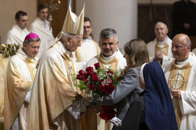 Msza św. w intencji abp. Damiana Zimonia cz.1