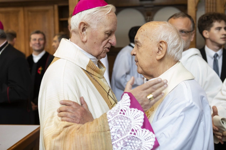 Msza św. w intencji abp. Damiana Zimonia cz.1