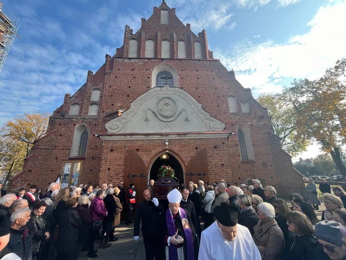 Maków Mazowiecki. Pogrzeb ks. prał. Józefa Śliwki (1930-2024)
