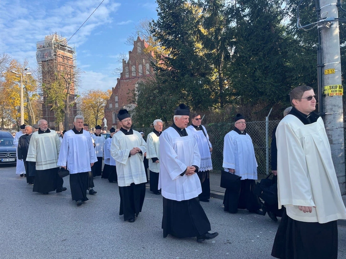 Maków Mazowiecki. Pogrzeb ks. prał. Józefa Śliwki (1930-2024)