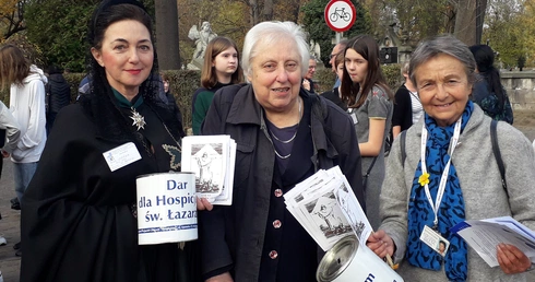 Na małopolskich cmentarzach trwa 33. Kwesta Listopadowa