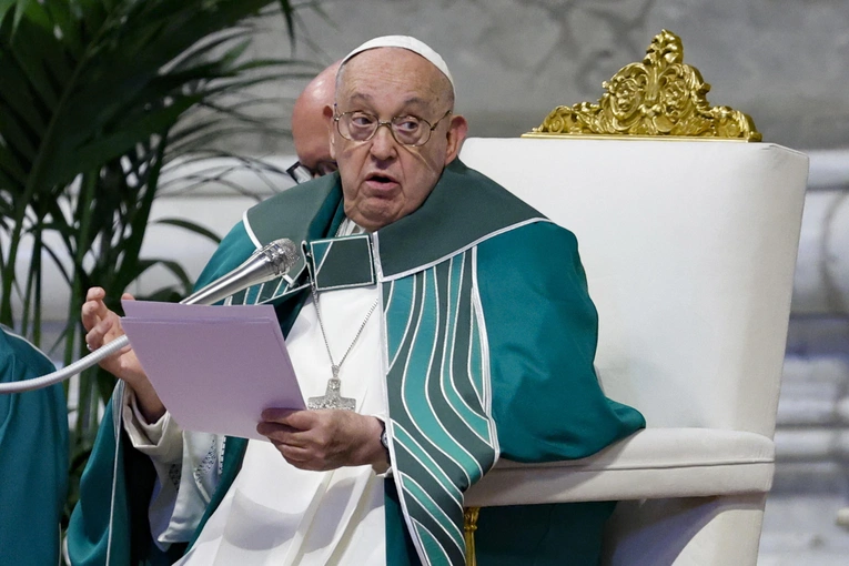 Franciszek na zakończenie synodu: Kościół nie może być siedzący, ustatkowany i ślepy