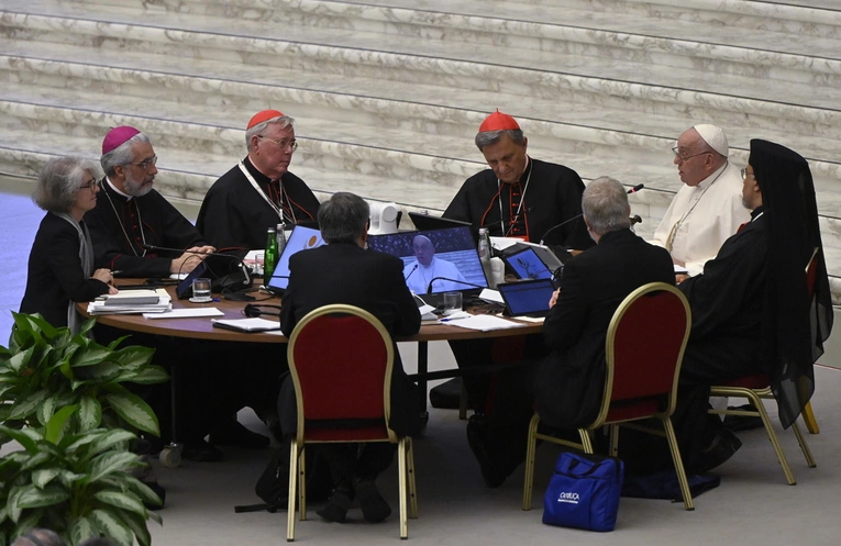 Papież: dokument końcowy Synodu darem dla papieża i ludu Bożego (dokumentacja)