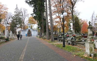 Zabytkowy nagrobek ks. Justyna Łady