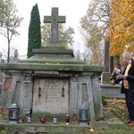 Zabytkowy nagrobek ks. Justyna Łady