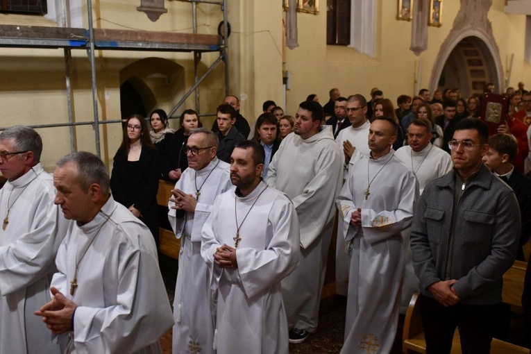Sakrament bierzmowania i posługa akolitatu w Sulęcinie