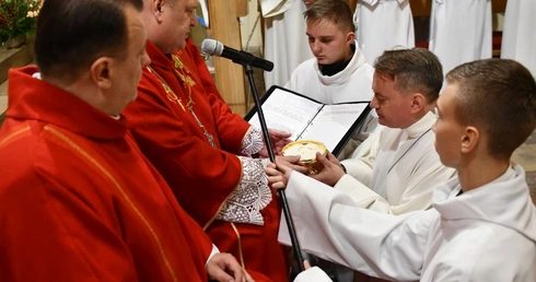 Ważny krok w kierunku diakonatu stałego