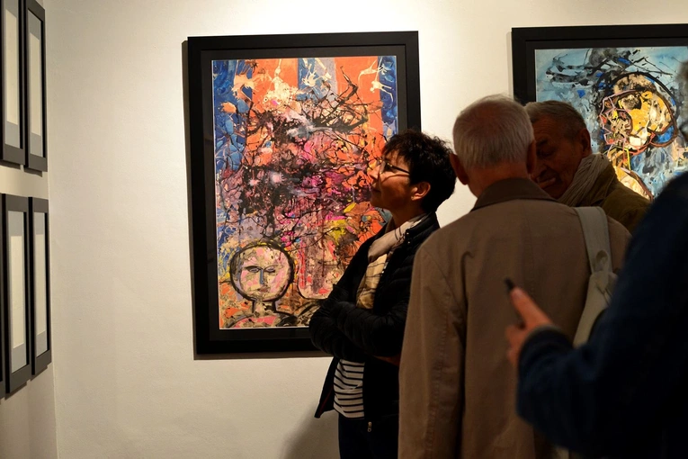 Sztuka w krzywym zwierciadle