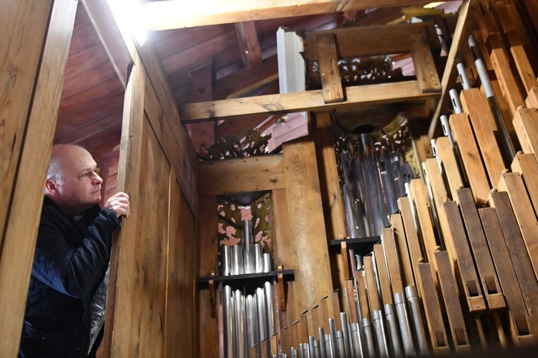 Prace konserwatorskie przy organach w Czerwieńsku zakończone