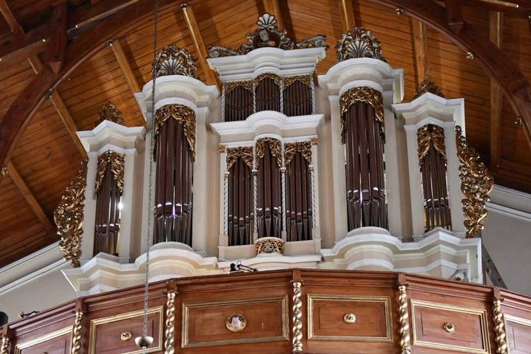 Prace konserwatorskie przy organach w Czerwieńsku zakończone