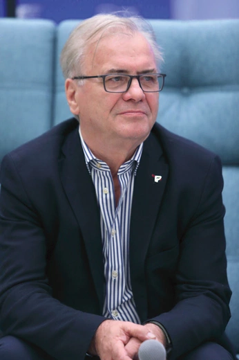 15 lat później, czyli Królowy Most inaczej. Rozmowa z reżyserem kultowego cyklu