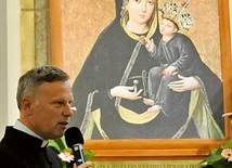 Ks. Piotr Leśniak zaprasza w pierwsze poniedziałki na Spotkanie z Matką Wolności.