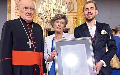 Nominację odebrali dyrektor szkoły Iwona Lipiec i uczeń Mateusz Szwajewski.