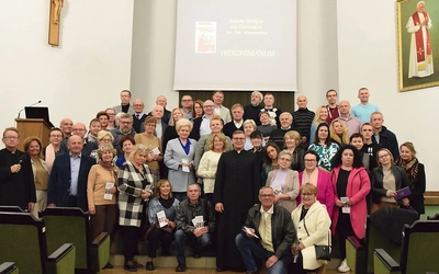 Zgłębiający teksty Pisma Świętego w radomskim seminarium.