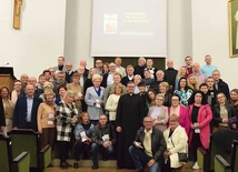 Zgłębiający teksty Pisma Świętego w radomskim seminarium.