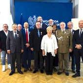 Uroczystość odbyła się w Sali Kolumnowej Dolnośląskiego Urzędu Wojewódzkiego we Wrocławiu.