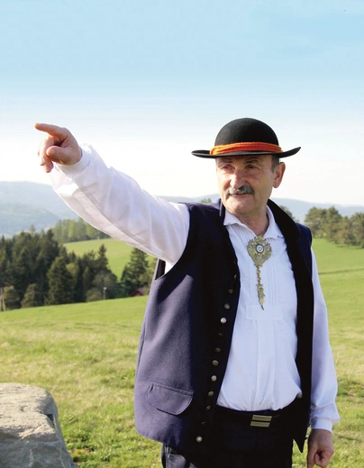	I tym razem niestrudzony pielgrzym wyruszył na południe, przez Tatry, Alpy i Apeniny. 