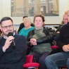 	Pan Jakub reprezentuje liczne gremium z Siemianic.