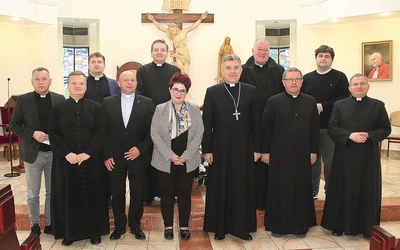 	Uczestnicy szkolenia rozpoczęli je modlitwą w kaplicy.