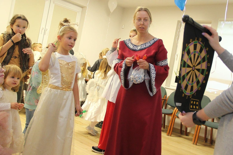 Bal świętych w Kołobrzegu