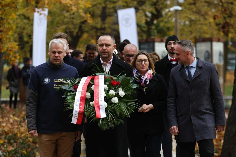 Cyfrowy pomnik pamięci