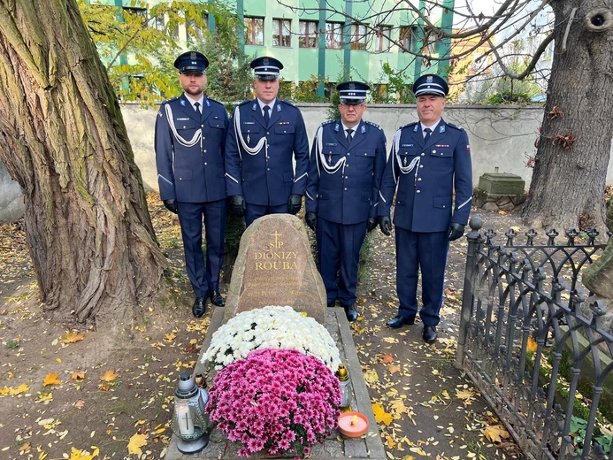 Policjanci z Sandomierza uczcili poległych kolegów