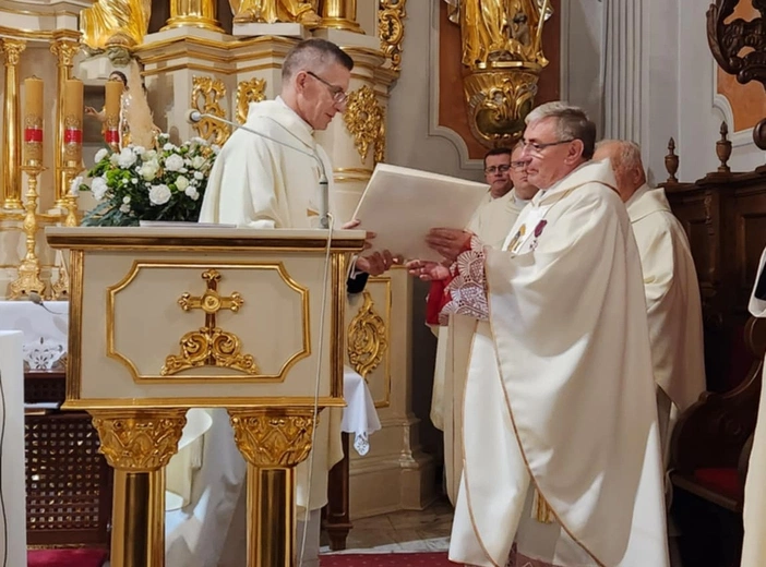 Ks. Janusz Kłęczek odznaczony