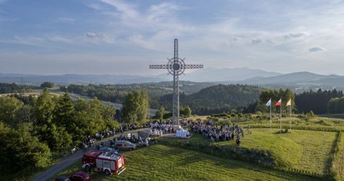 Krzeczów. Zaduszki nad zakopianką