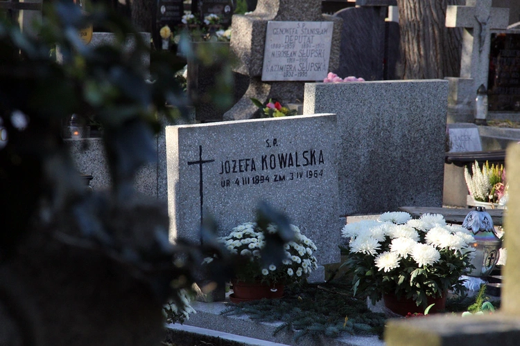 Uroczystość Wszystkich Świętych na cmentarzu przy ul. Bujwida