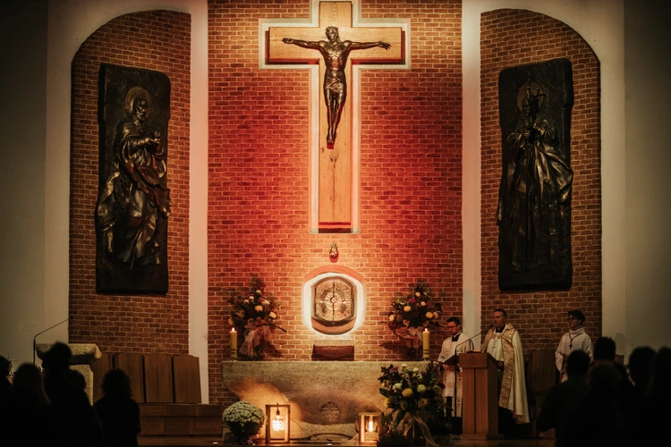 Holy Wins 2024