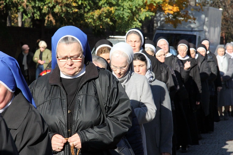 Uroczystość Wszystkich Świętych na cmentarzu przy ul. Bujwida